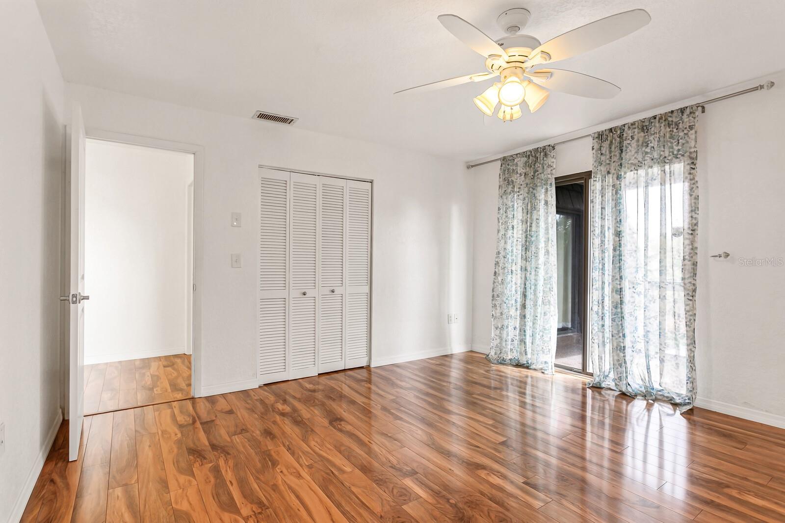 Image 22 of 31 For 9342 Tradewinds Avenue