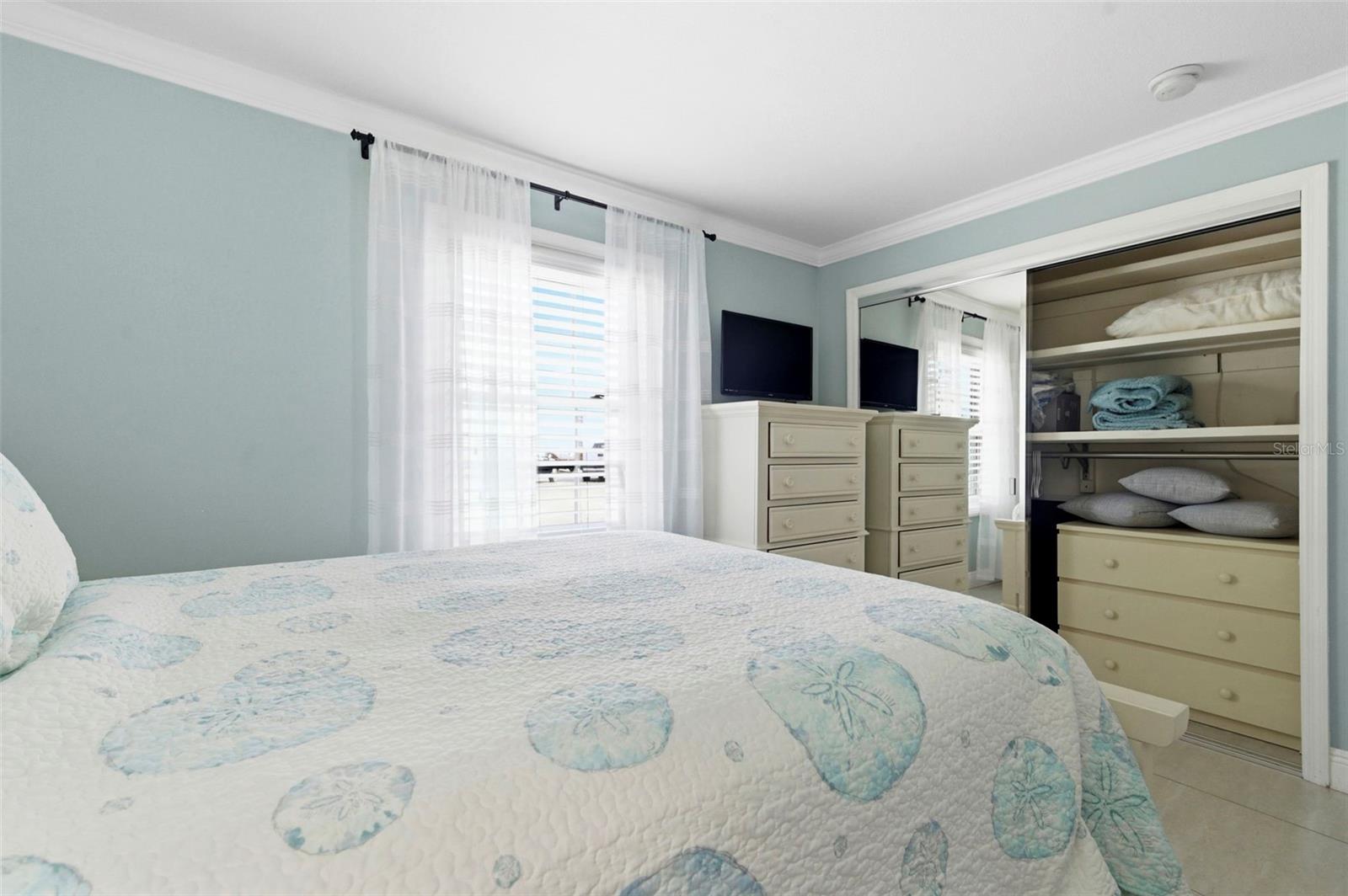 Image 27 of 69 For 4911 Coquina Key Drive Se C