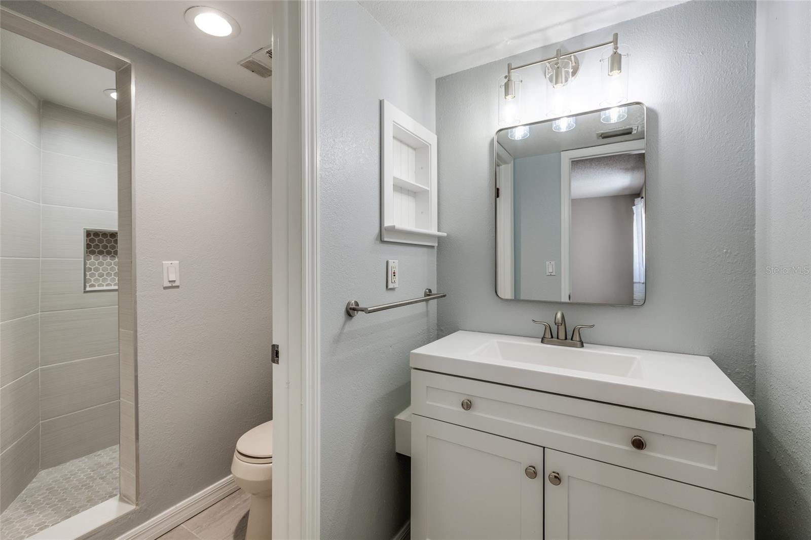 Image 19 of 34 For 2480 Pelican Court 103r