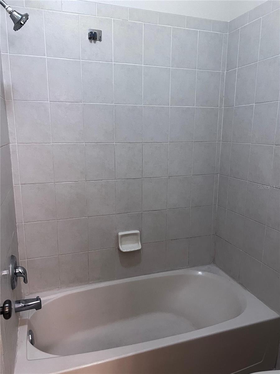 Image 14 of 33 For 3459 Parkridge Cir  103