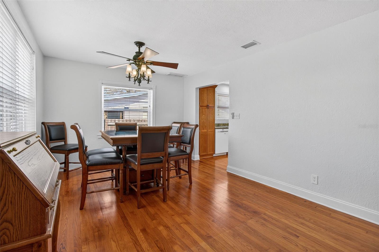 Image 17 of 51 For 4728 13th Avenue N