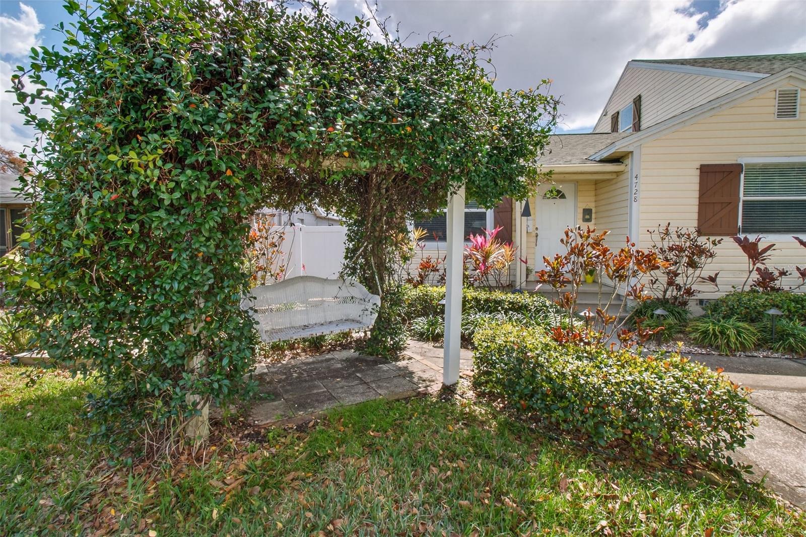 Image 2 of 51 For 4728 13th Avenue N