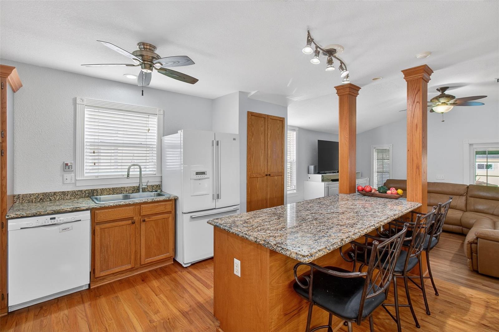 Image 21 of 51 For 4728 13th Avenue N