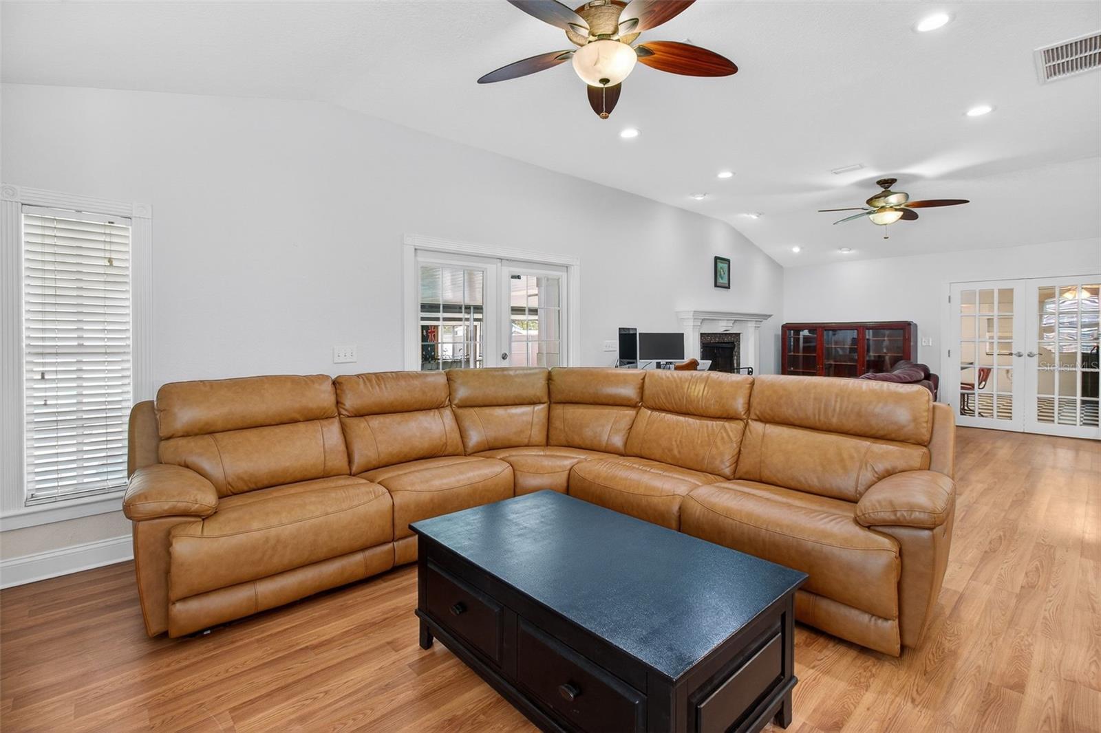 Image 9 of 51 For 4728 13th Avenue N