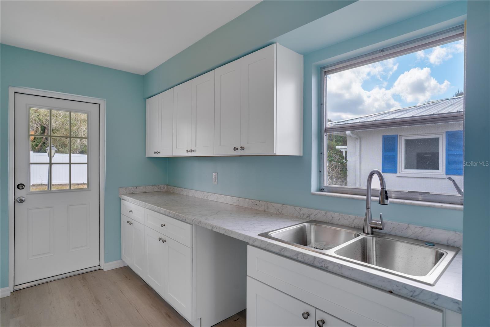 Image 10 of 35 For 216 Fair Winds Drive 216