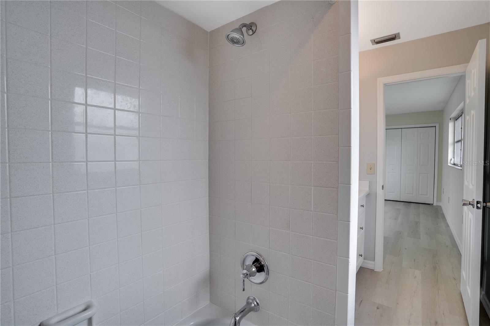 Image 17 of 35 For 216 Fair Winds Drive 216