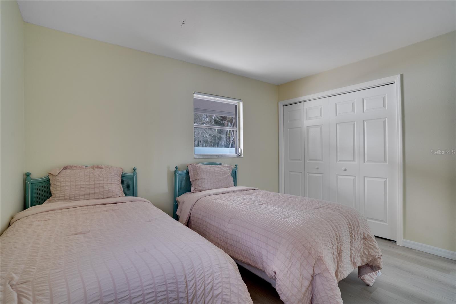 Image 19 of 35 For 216 Fair Winds Drive 216