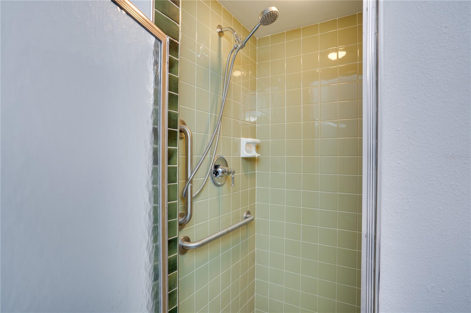 Image 21 of 35 For 216 Fair Winds Drive 216