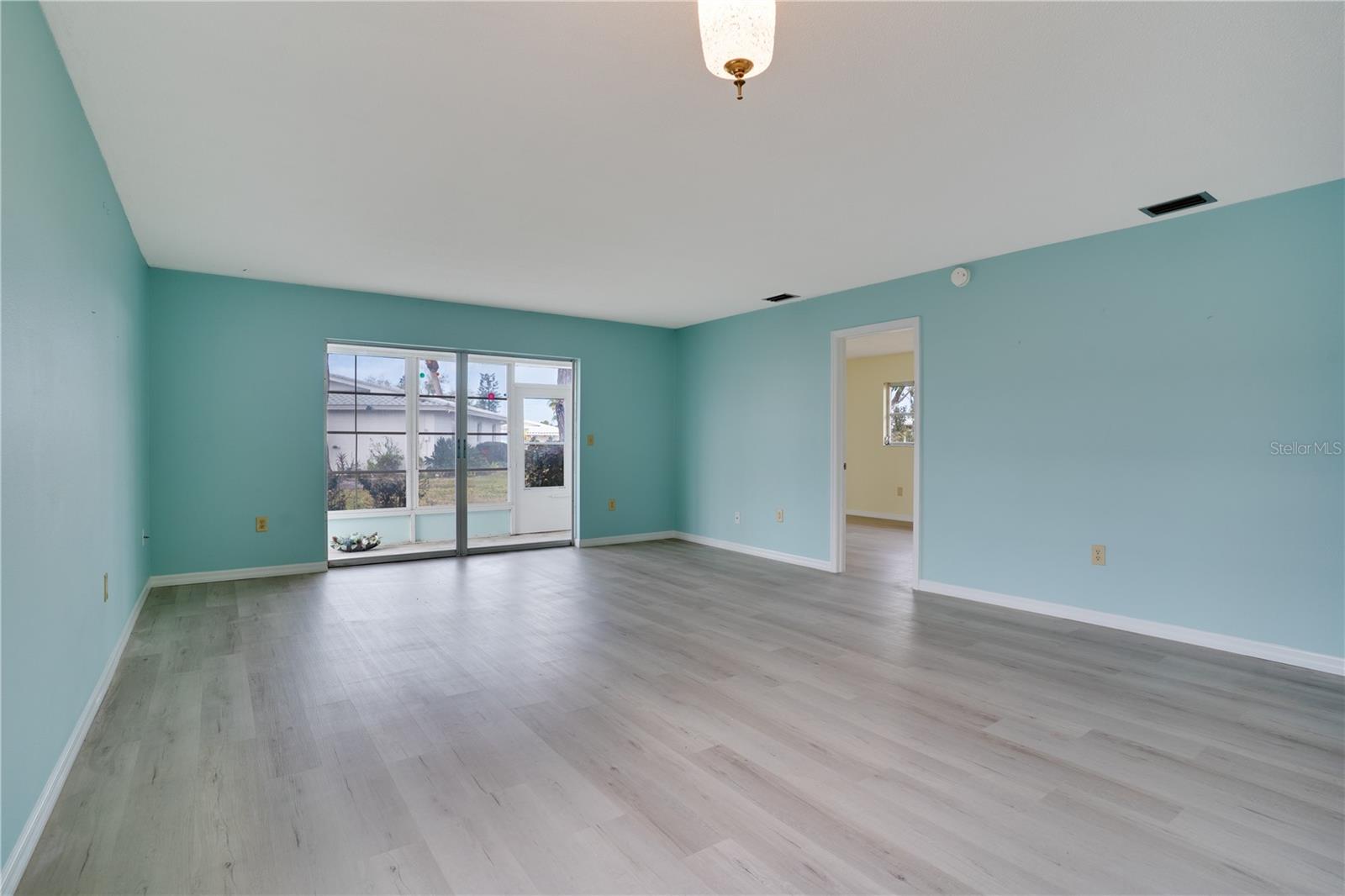 Image 6 of 35 For 216 Fair Winds Drive 216