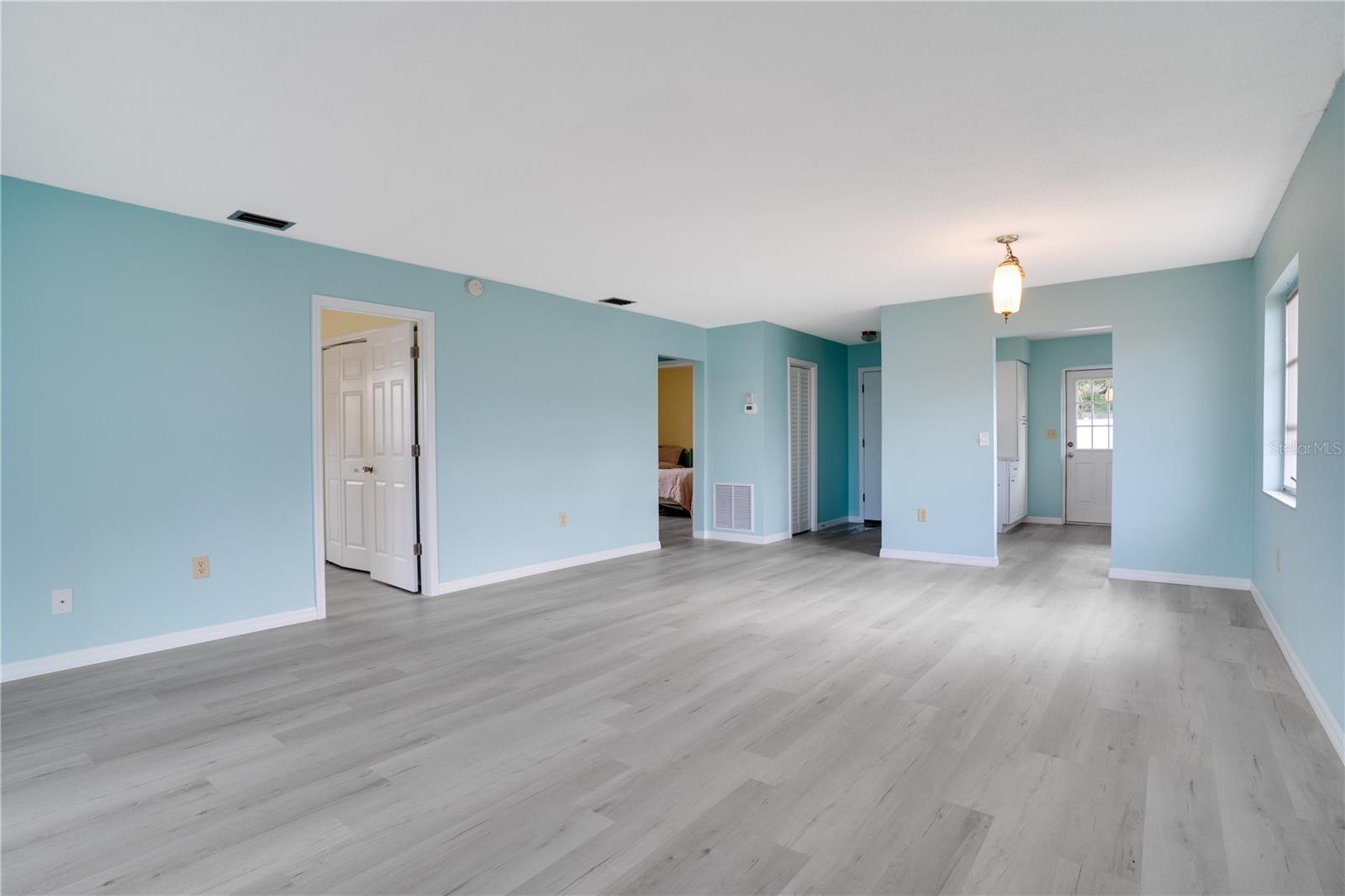 Image 7 of 35 For 216 Fair Winds Drive 216