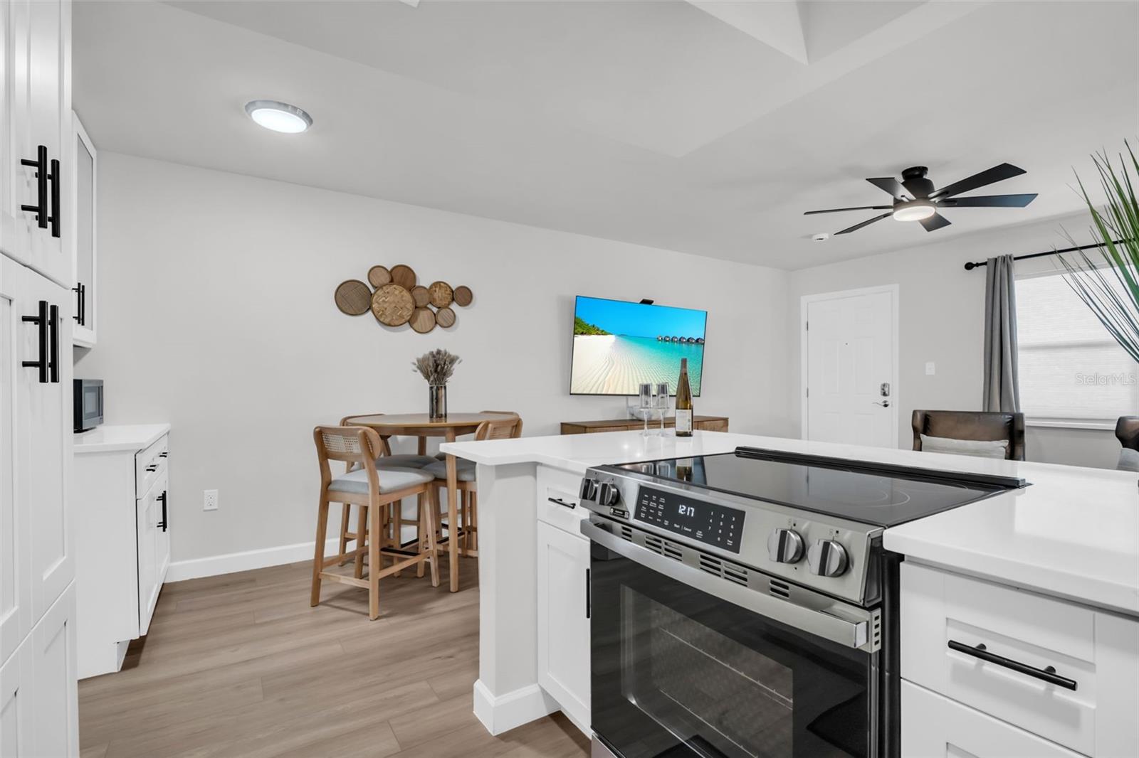 Image 14 of 34 For 9715 Harrell Avenue 9