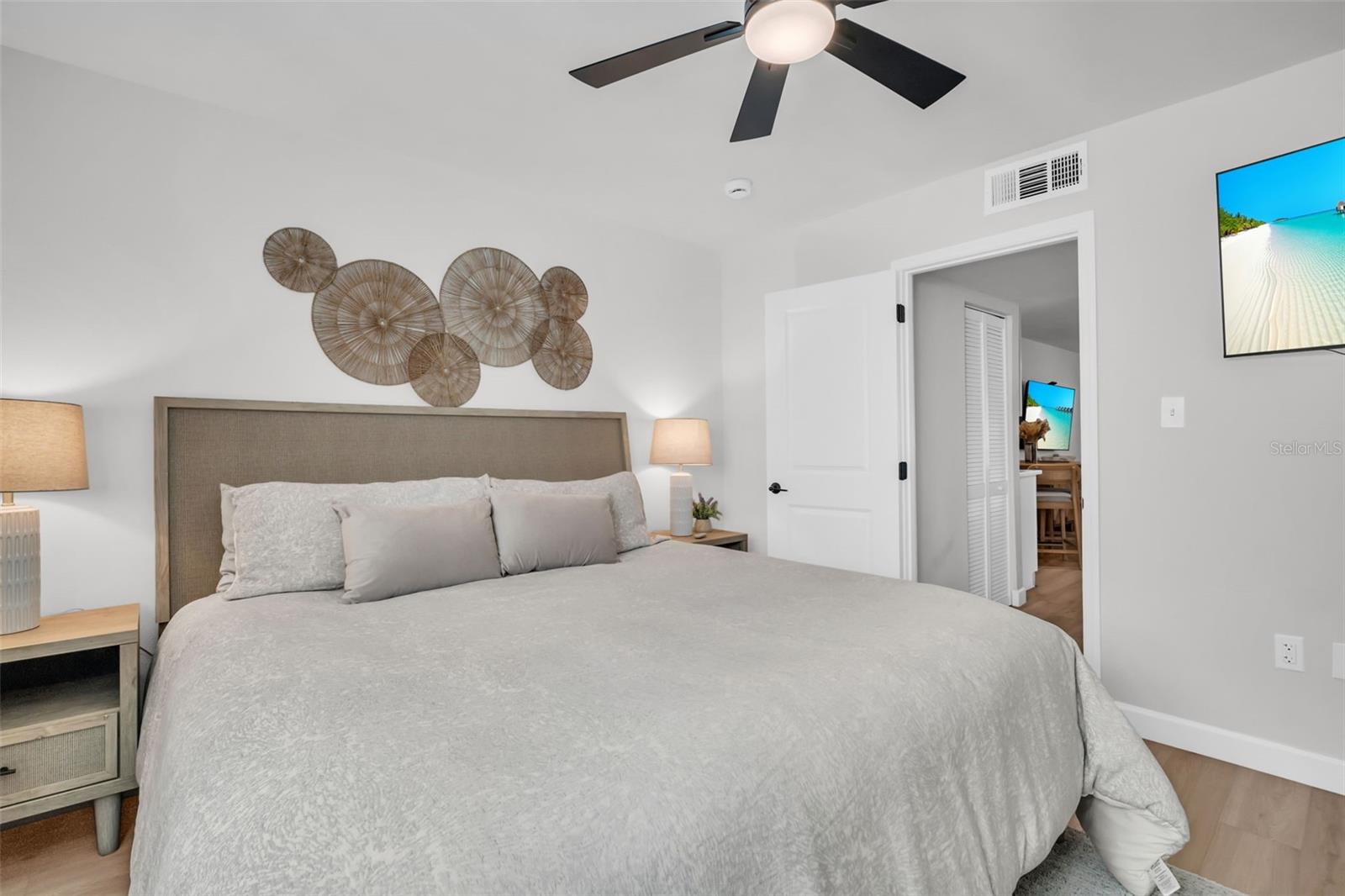 Image 18 of 34 For 9715 Harrell Avenue 9