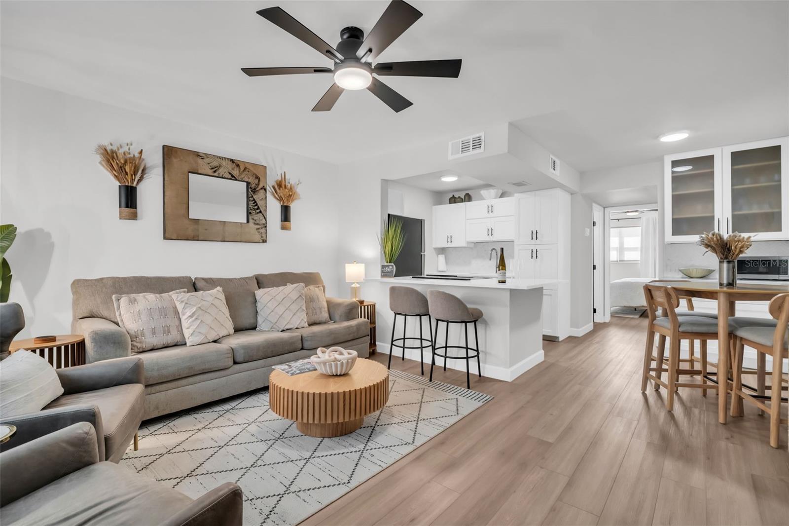 Image 5 of 34 For 9715 Harrell Avenue 9