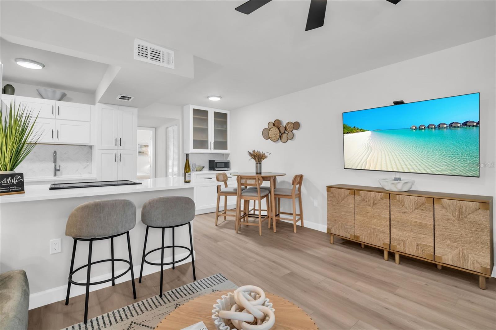 Image 6 of 34 For 9715 Harrell Avenue 9