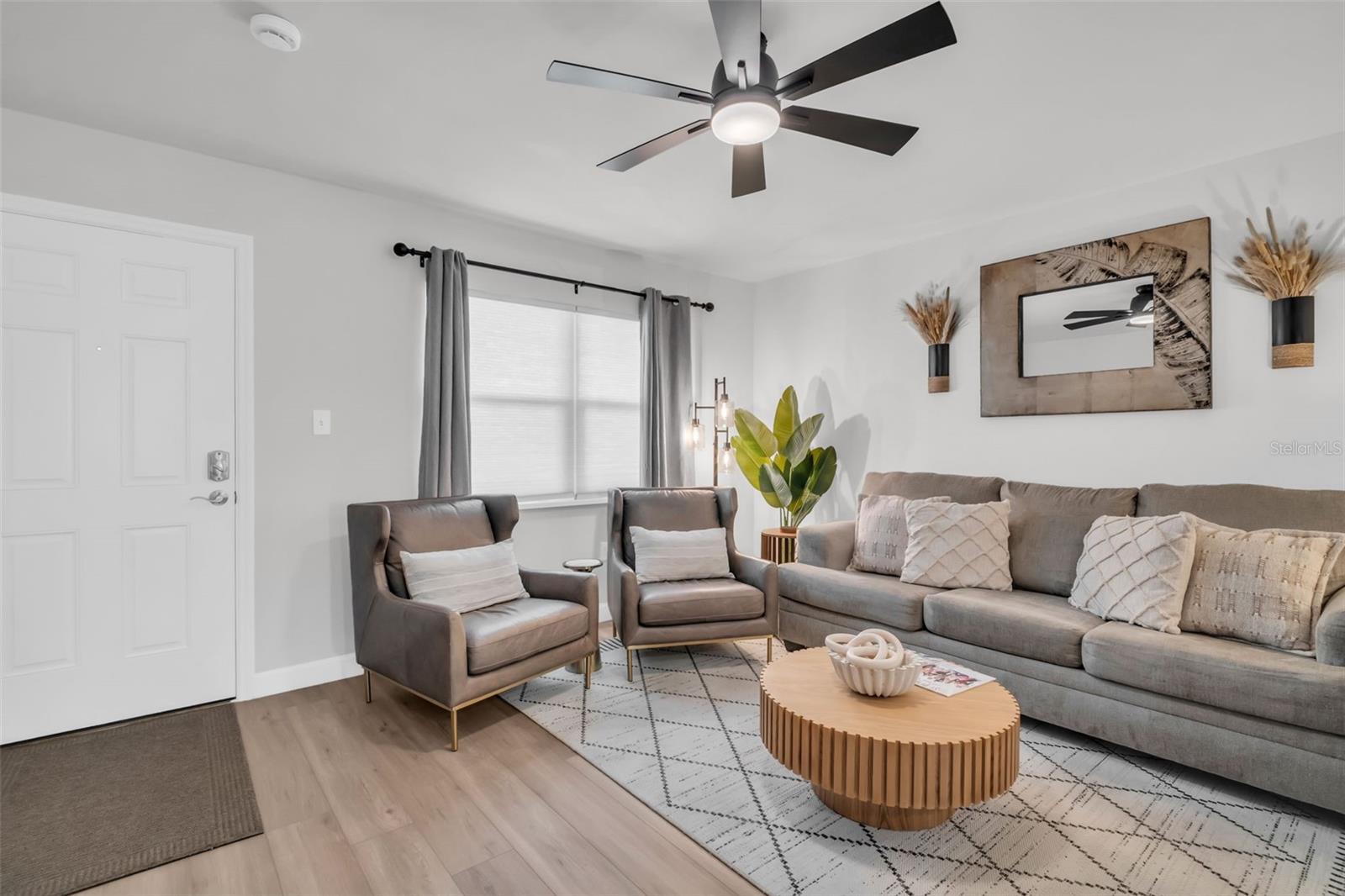 Image 8 of 34 For 9715 Harrell Avenue 9