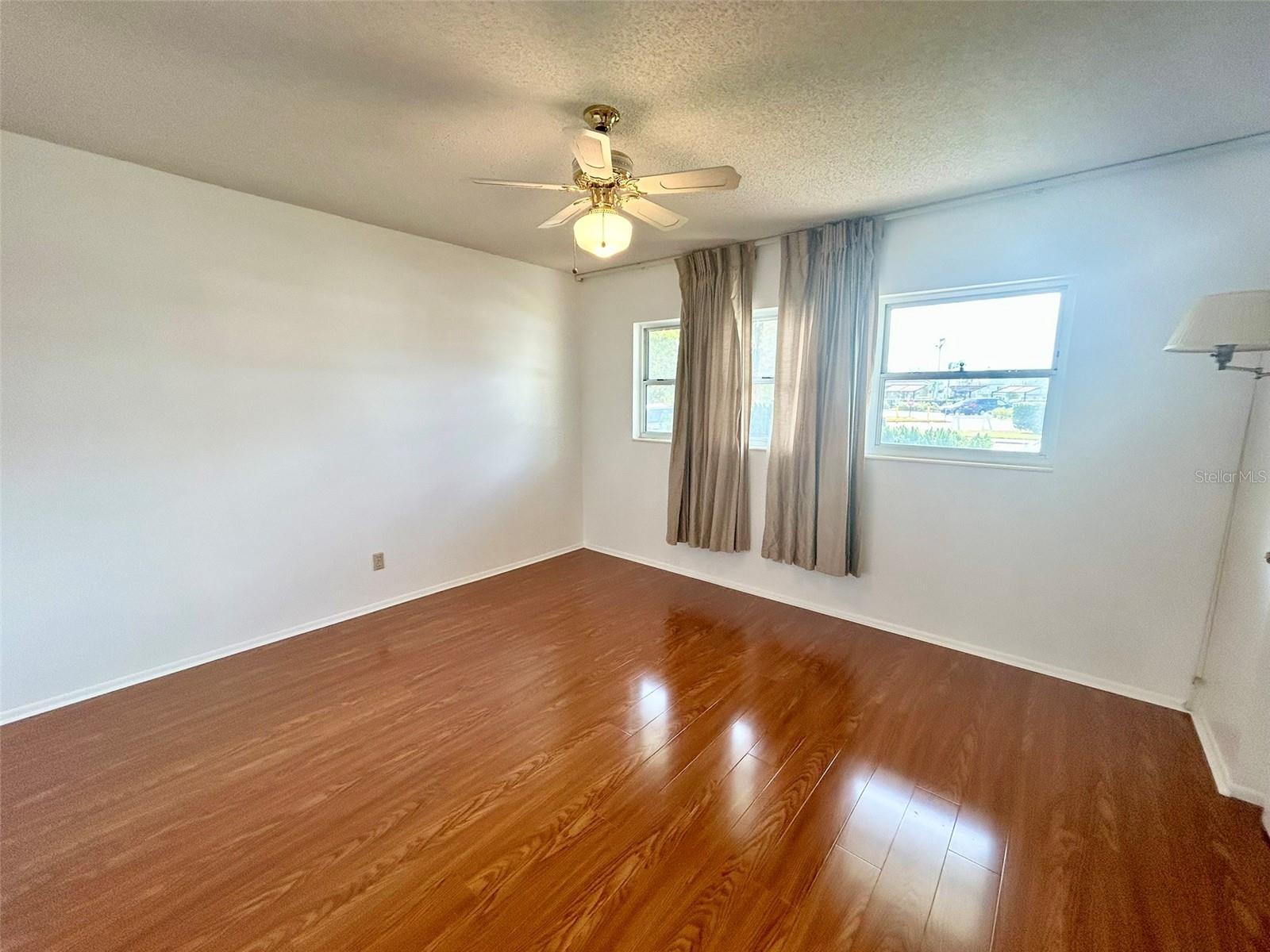 Image 17 of 40 For 2400 Columbia Drive 18