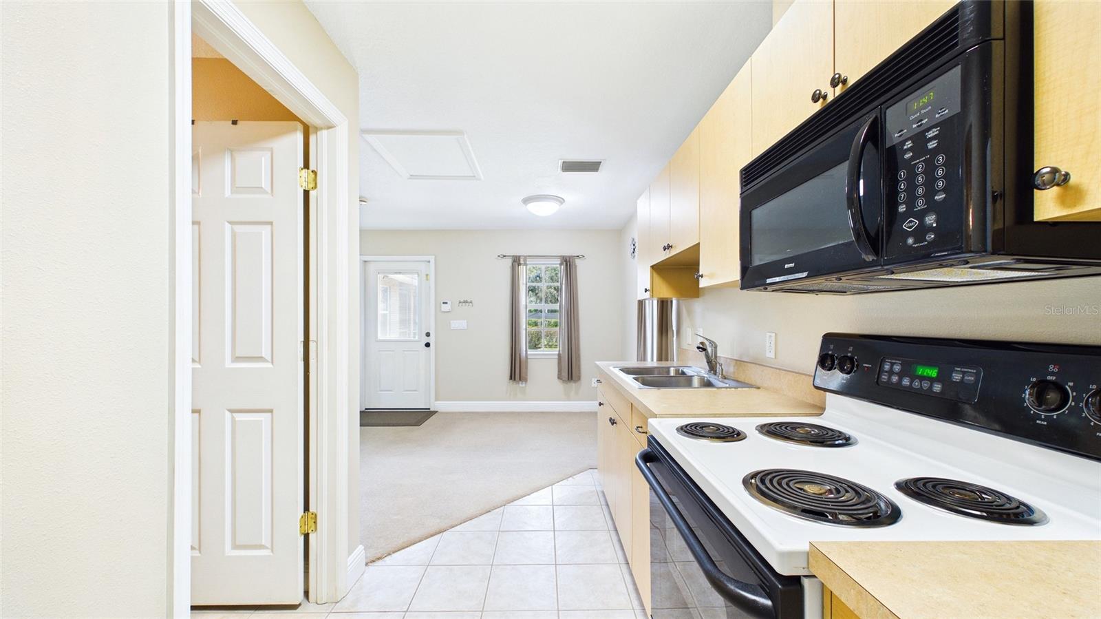 Image 7 of 15 For 12908 Star Country Lane B