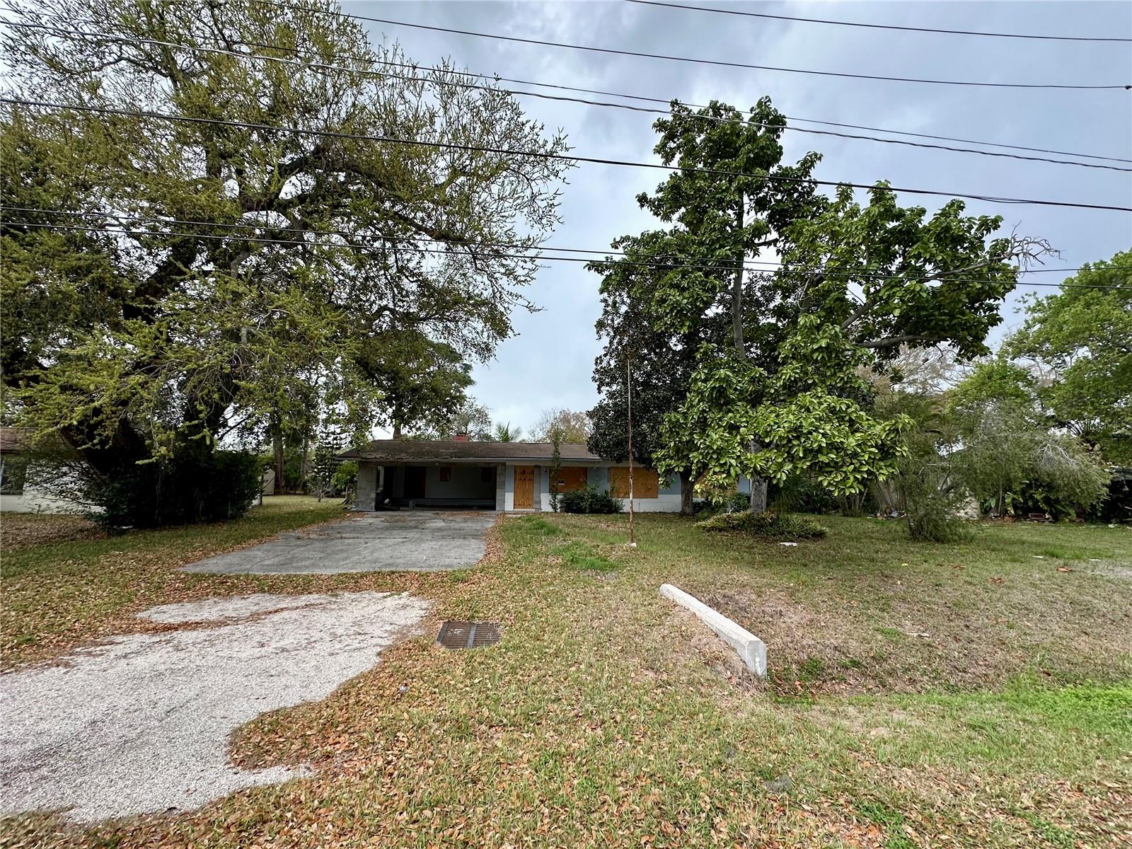 Image 3 of 3 For 312 Manhattan Avenue