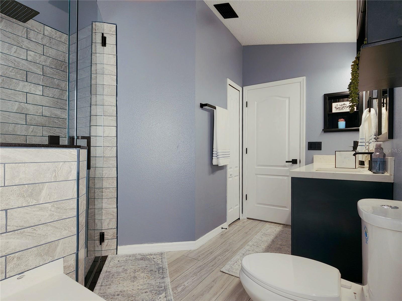 Listing photo id 23 for 1426 Appleton Place