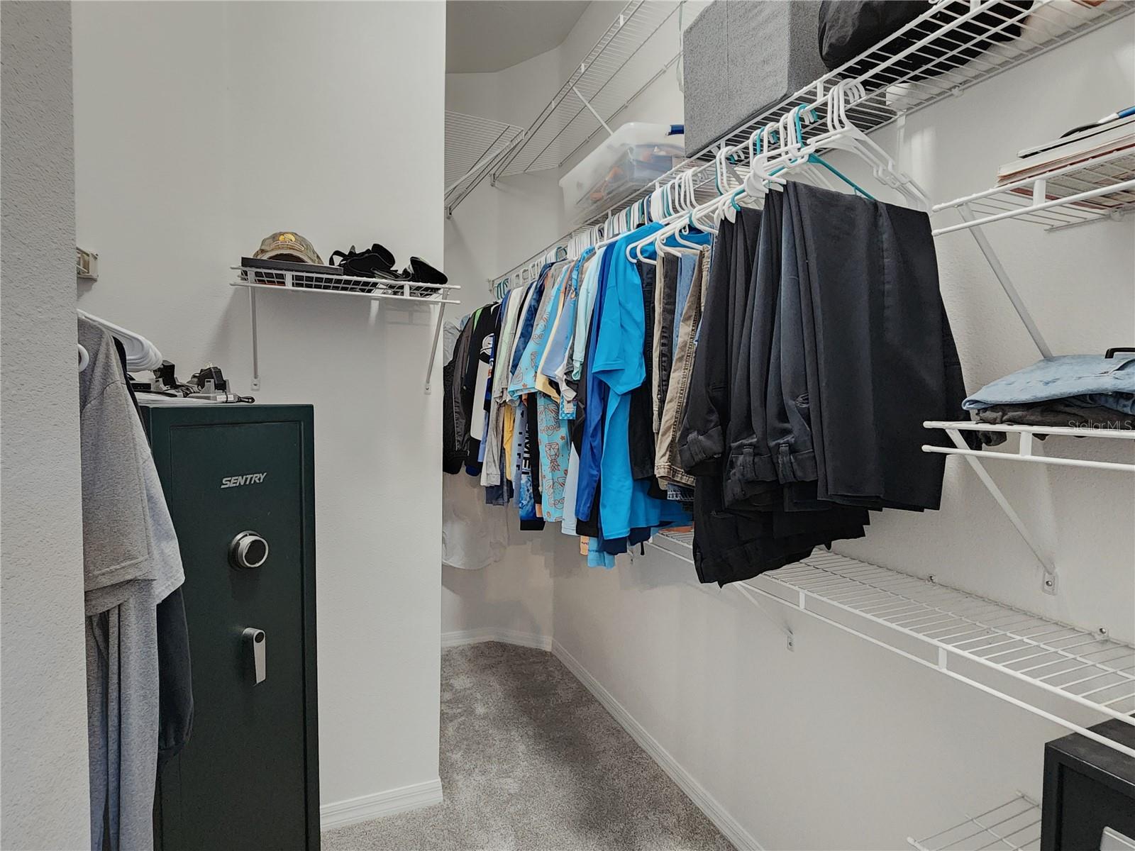 Listing photo id 24 for 1426 Appleton Place