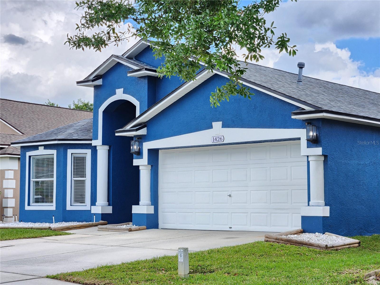 Listing photo id 37 for 1426 Appleton Place