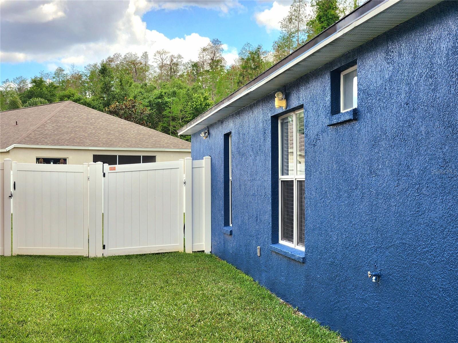 Listing photo id 42 for 1426 Appleton Place