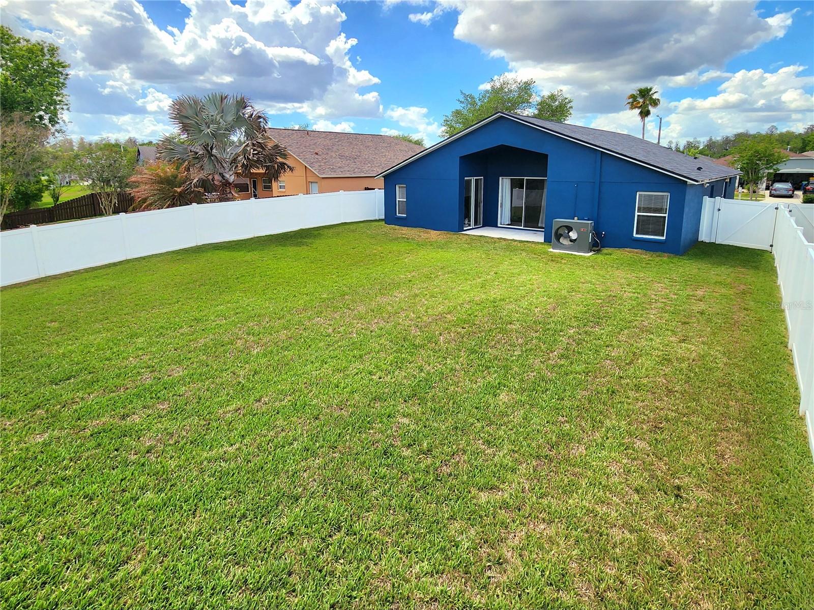 Listing photo id 44 for 1426 Appleton Place