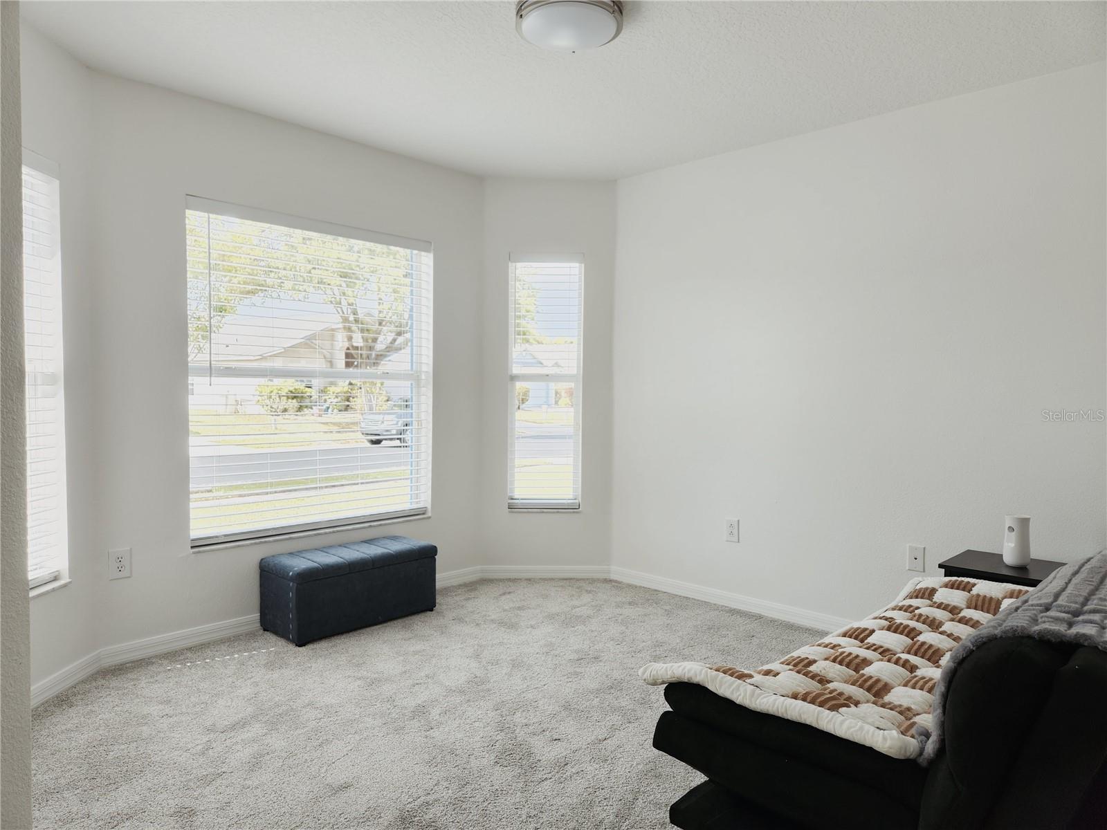 Listing photo id 4 for 1426 Appleton Place