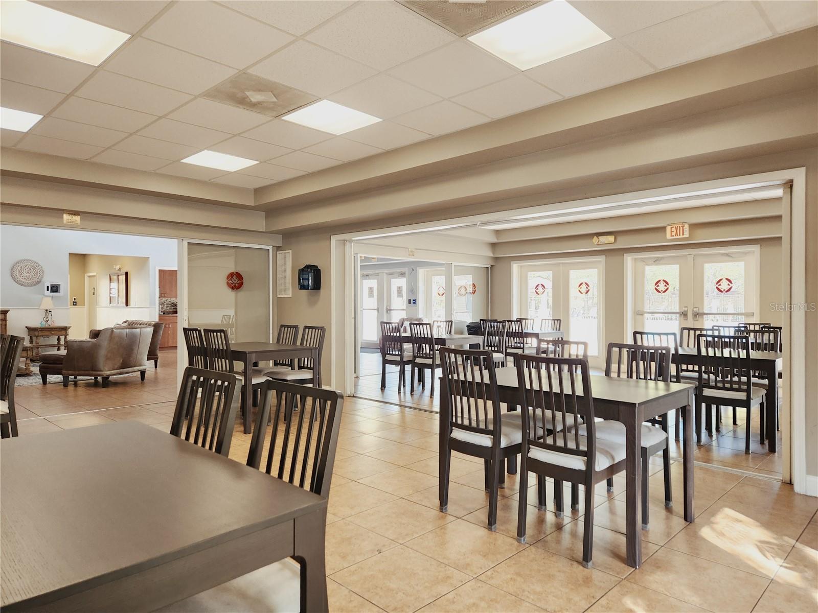 Listing photo id 58 for 1426 Appleton Place