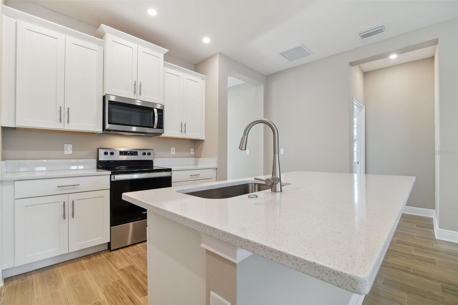 Image 15 of 33 For 5010 22nd Street N