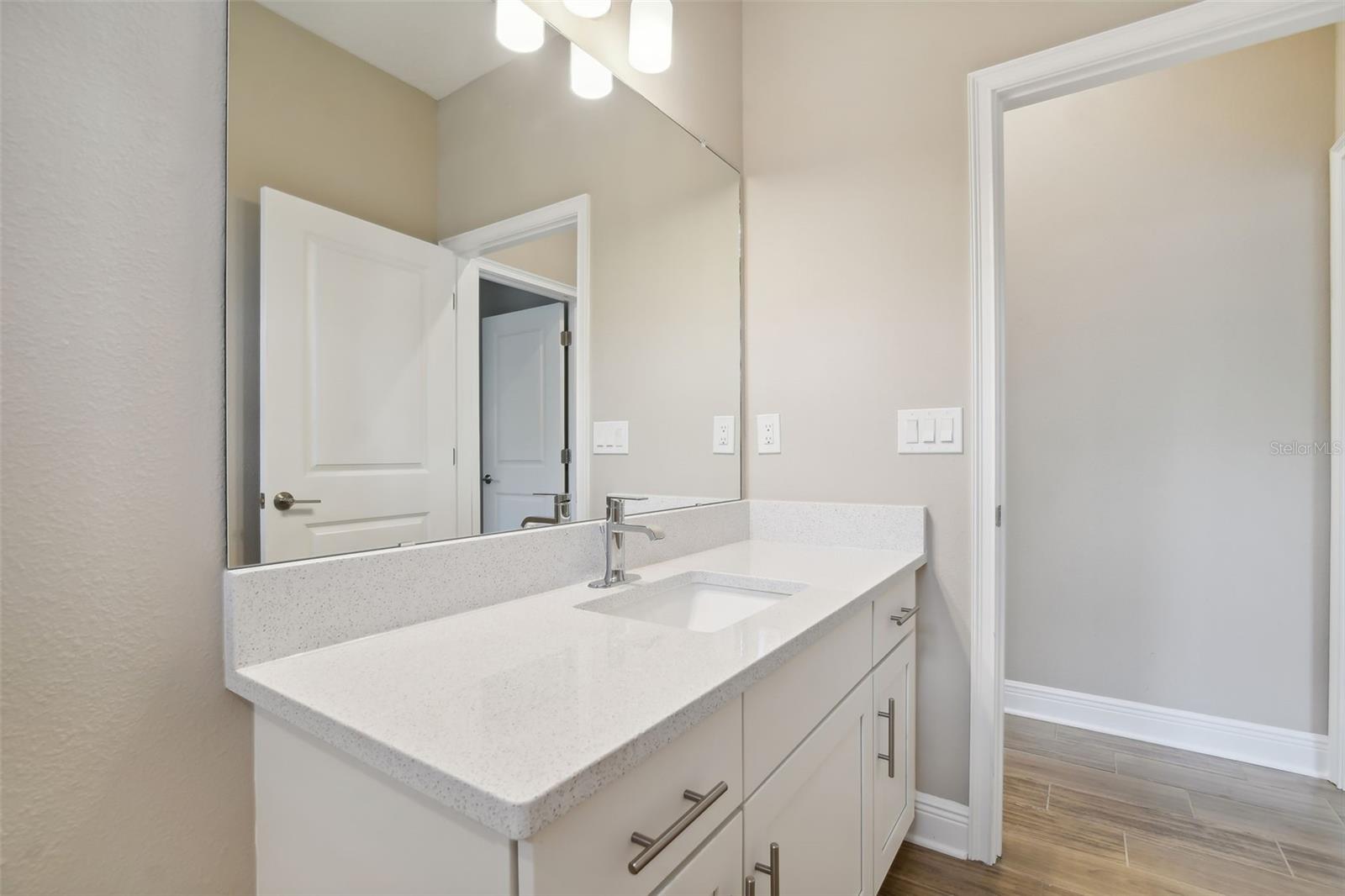 Image 20 of 33 For 5010 22nd Street N