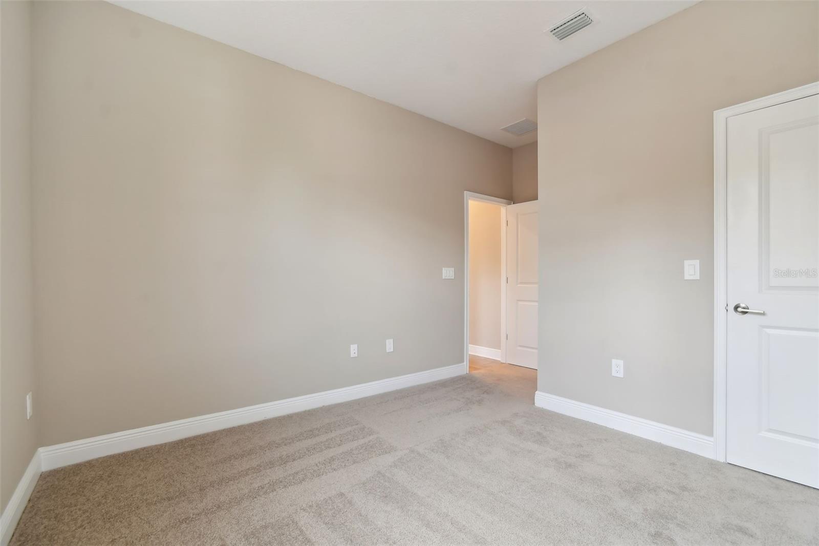 Image 23 of 33 For 5010 22nd Street N