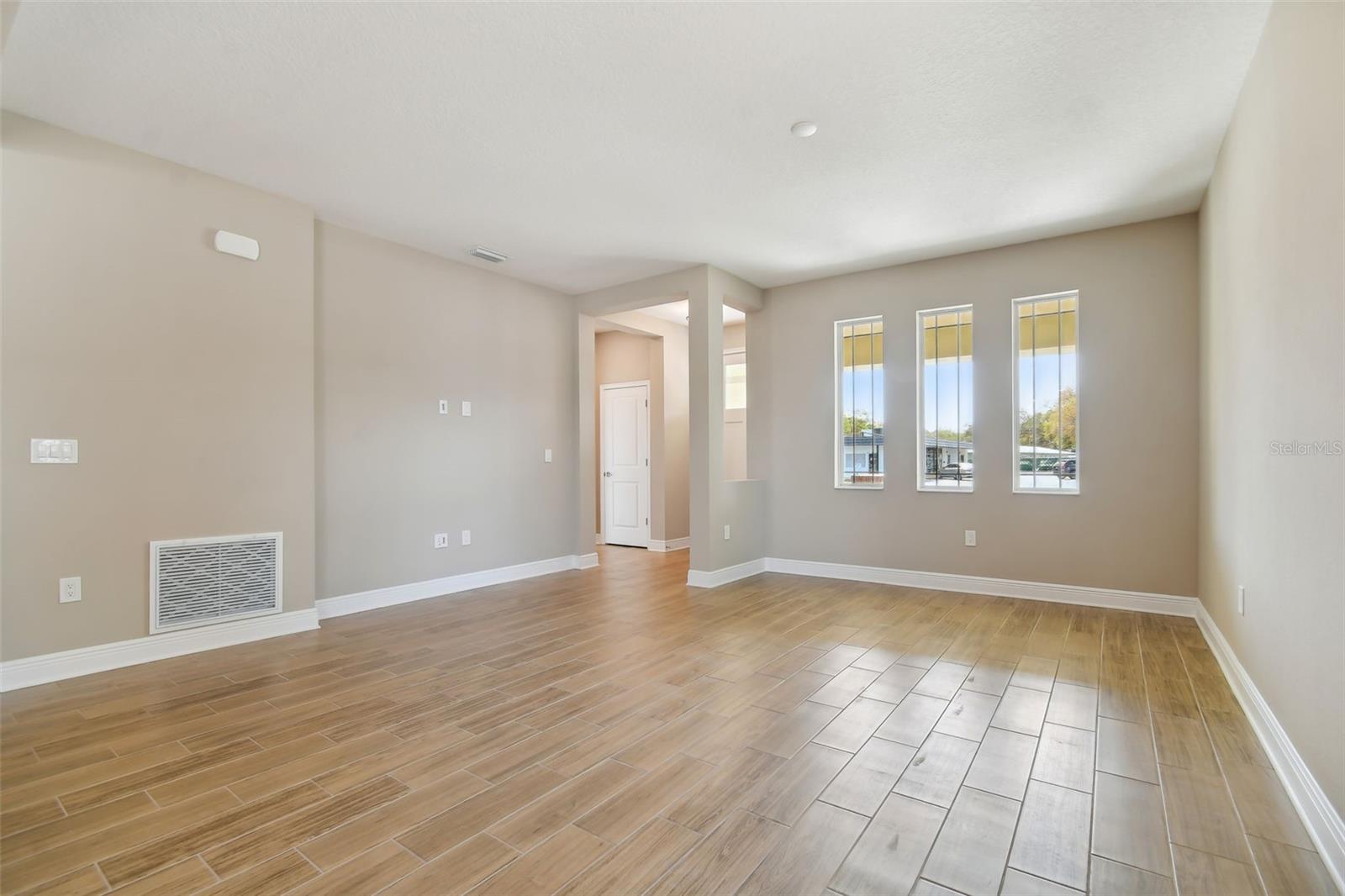 Image 6 of 33 For 5010 22nd Street N