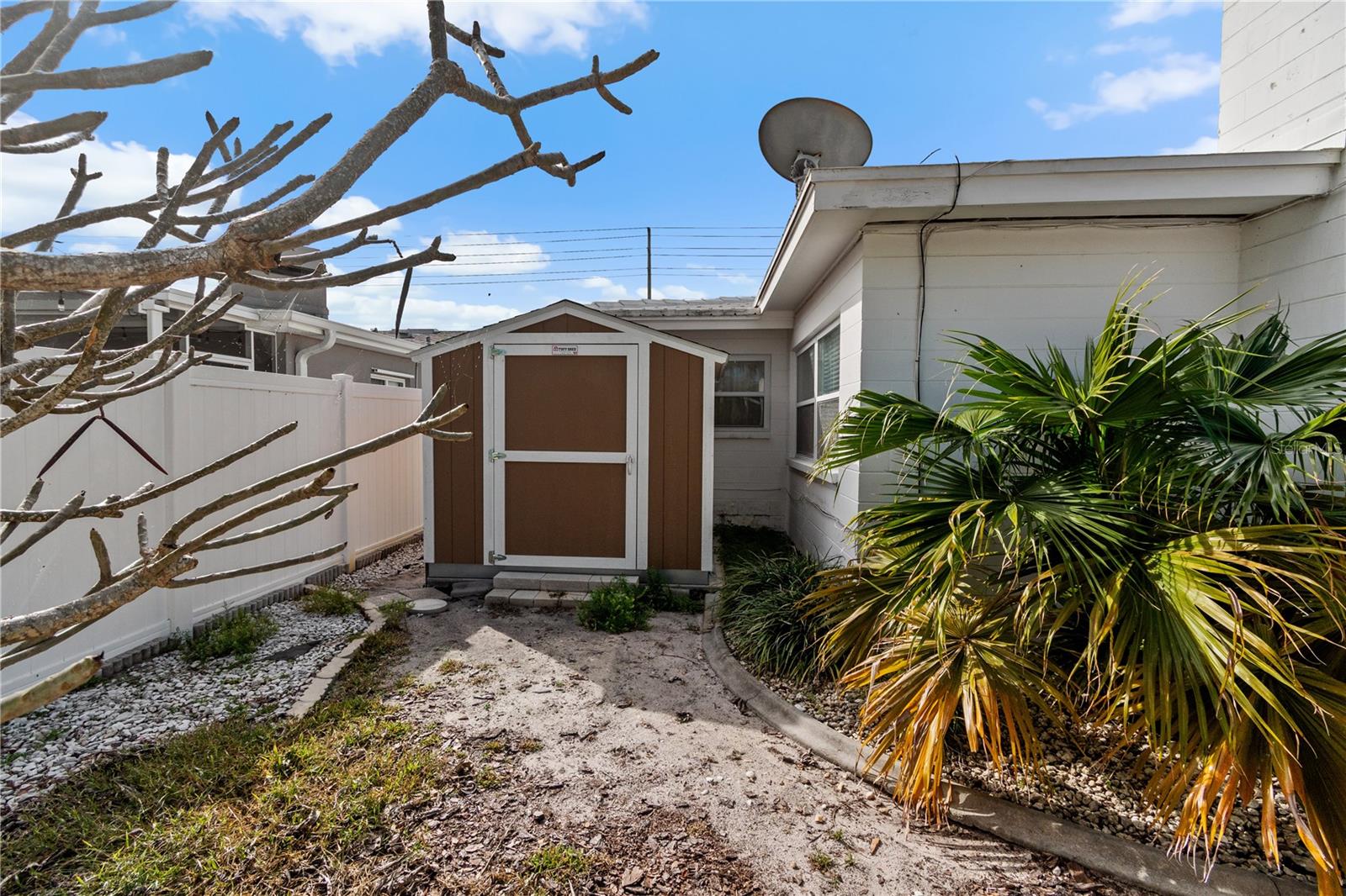 Image 10 of 57 For 13565 86th Avenue