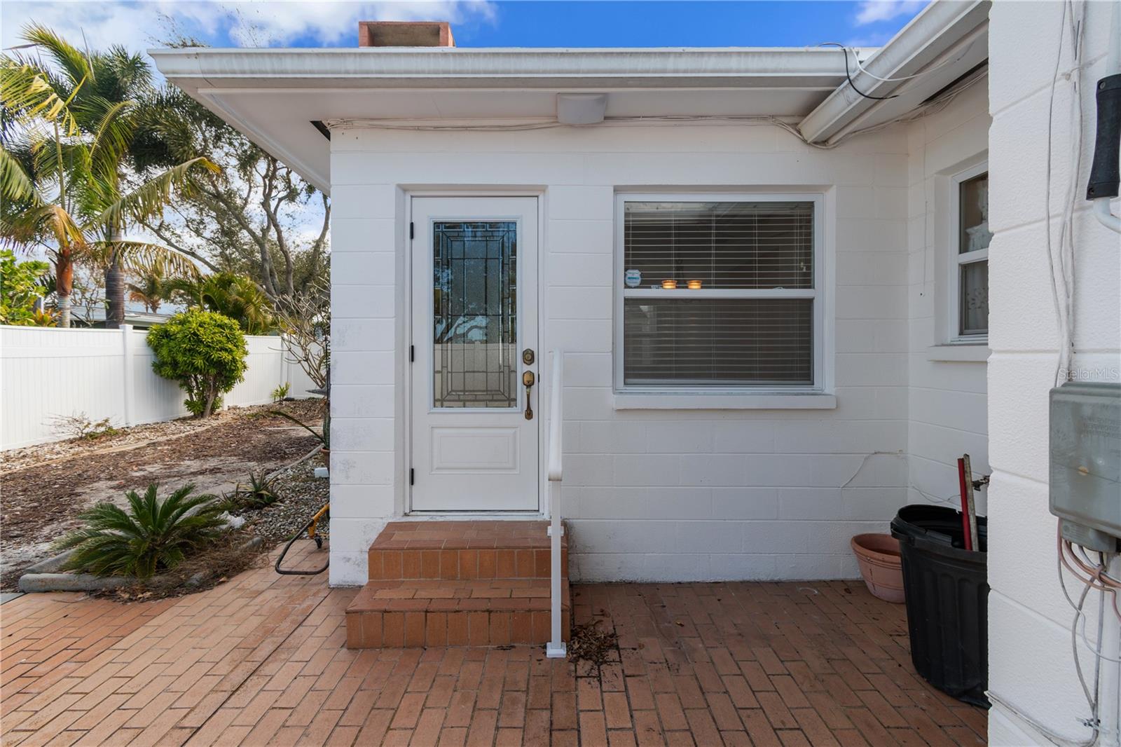 Image 16 of 57 For 13565 86th Avenue