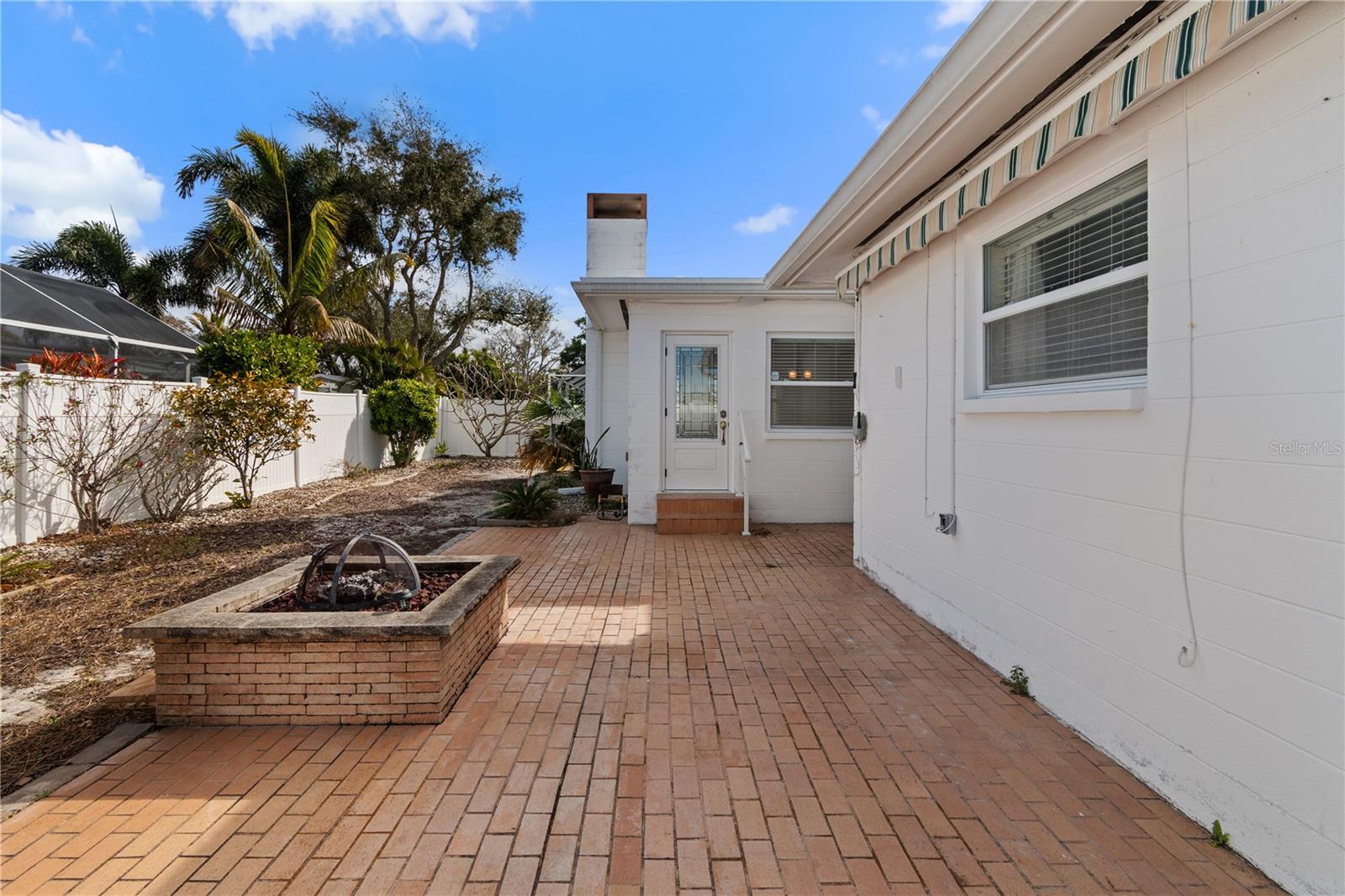 Image 17 of 57 For 13565 86th Avenue