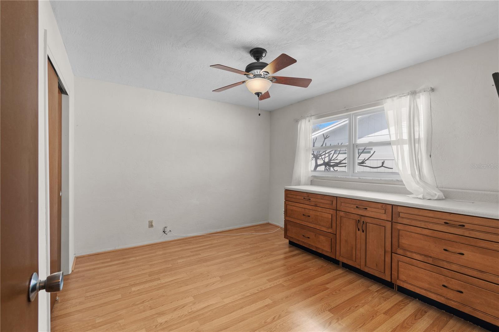 Image 18 of 57 For 13565 86th Avenue