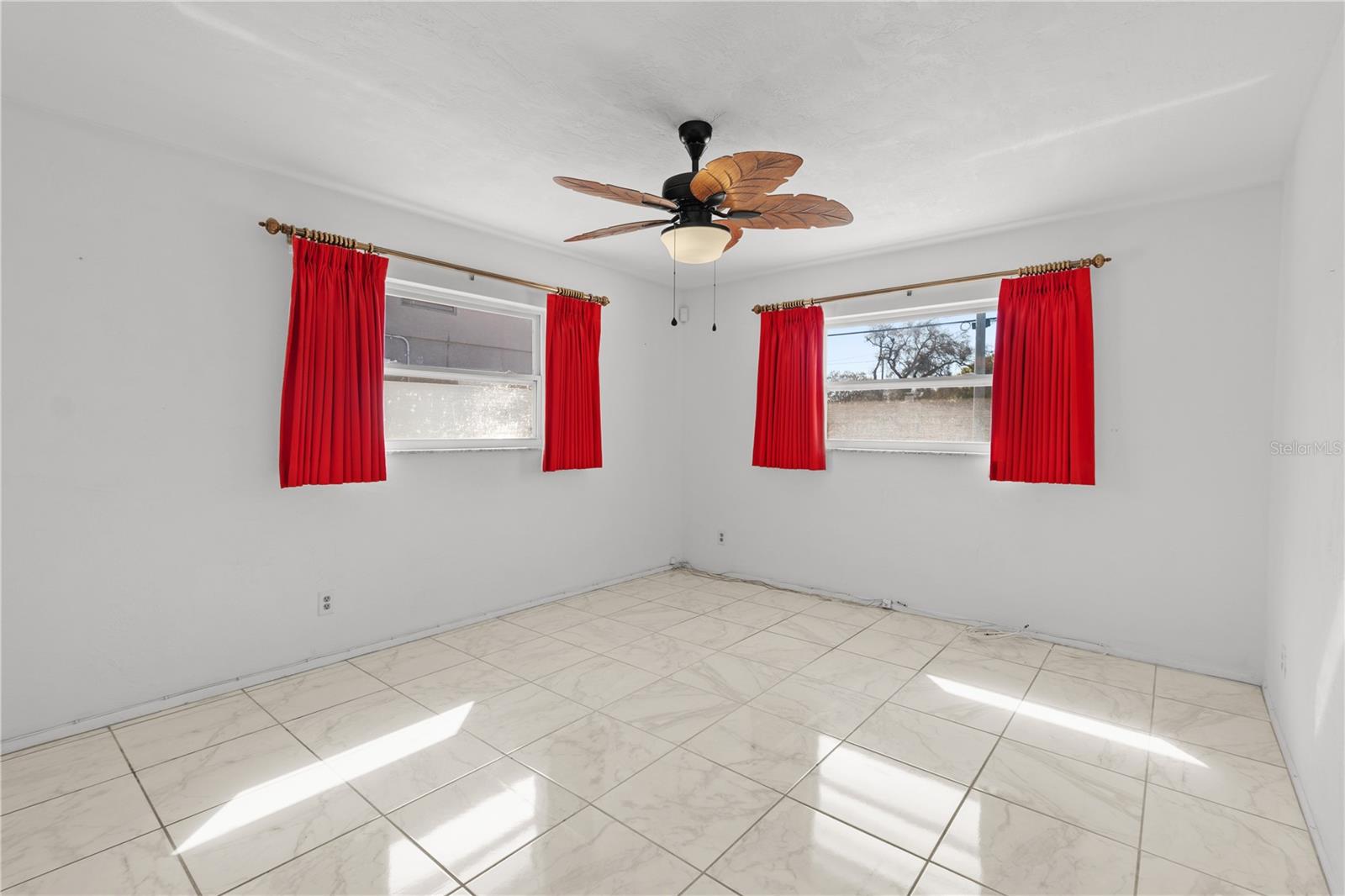 Image 30 of 57 For 13565 86th Avenue