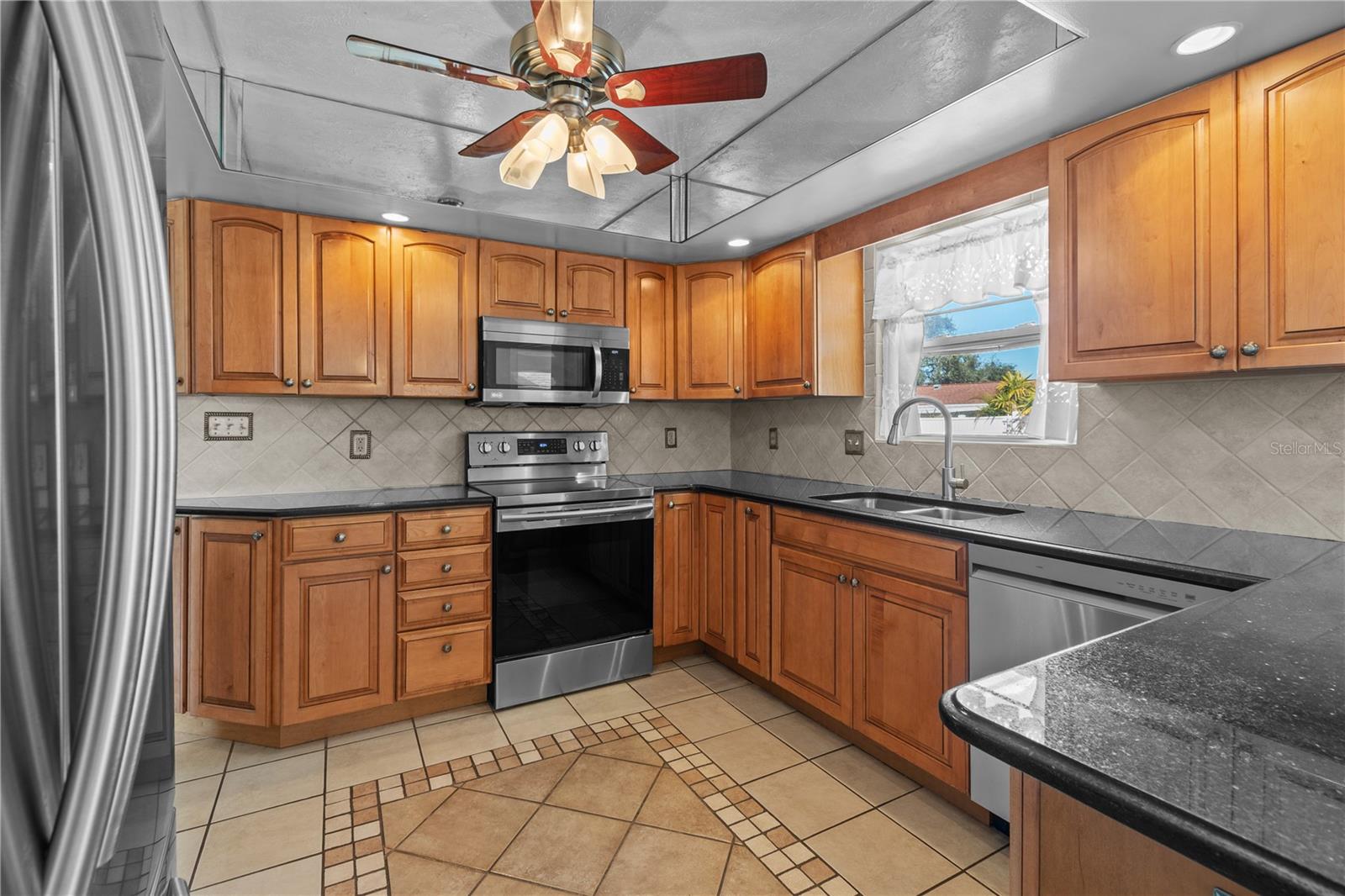 Image 40 of 57 For 13565 86th Avenue