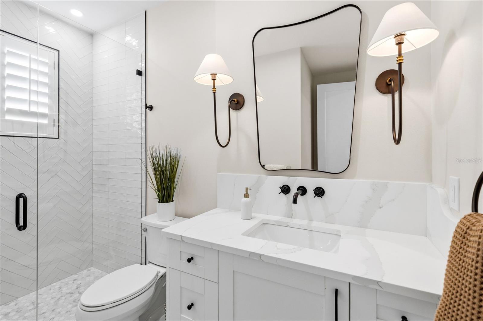 Listing photo id 8 for 1811 Bayou Grande Boulevard Ne