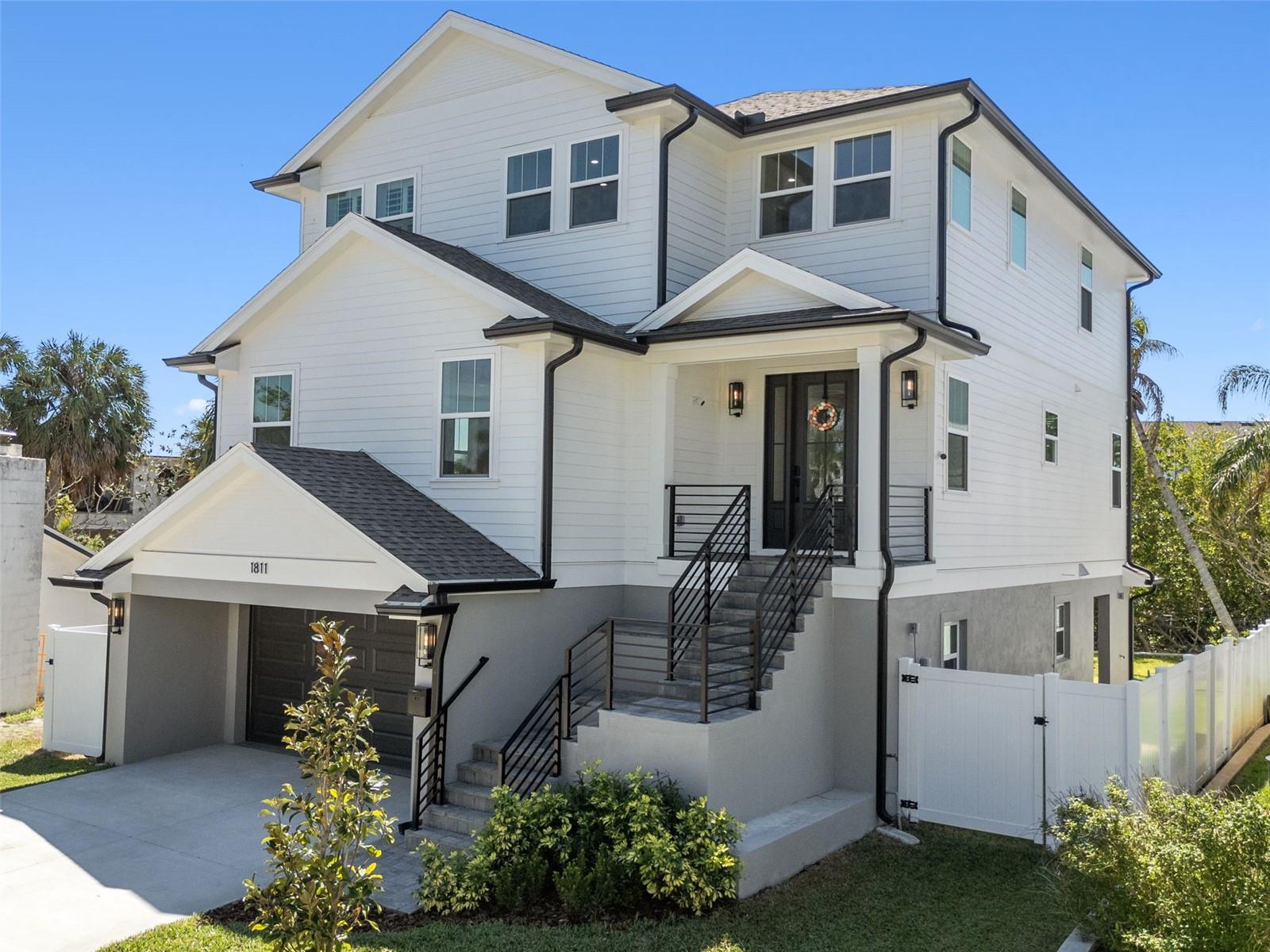 Listing photo id 14 for 1811 Bayou Grande Boulevard Ne