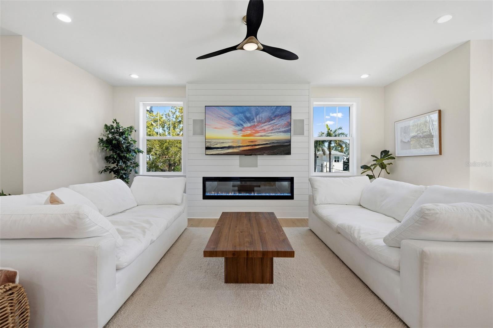 Listing photo id 21 for 1811 Bayou Grande Boulevard Ne