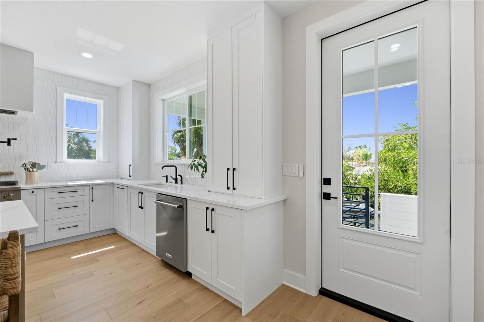 Listing photo id 40 for 1811 Bayou Grande Boulevard Ne