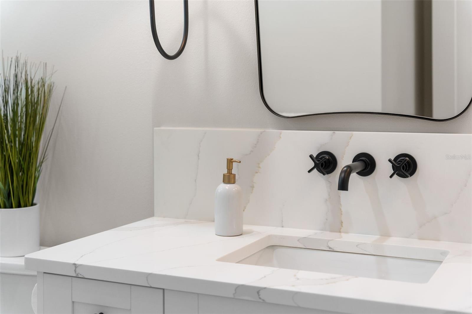 Listing photo id 48 for 1811 Bayou Grande Boulevard Ne