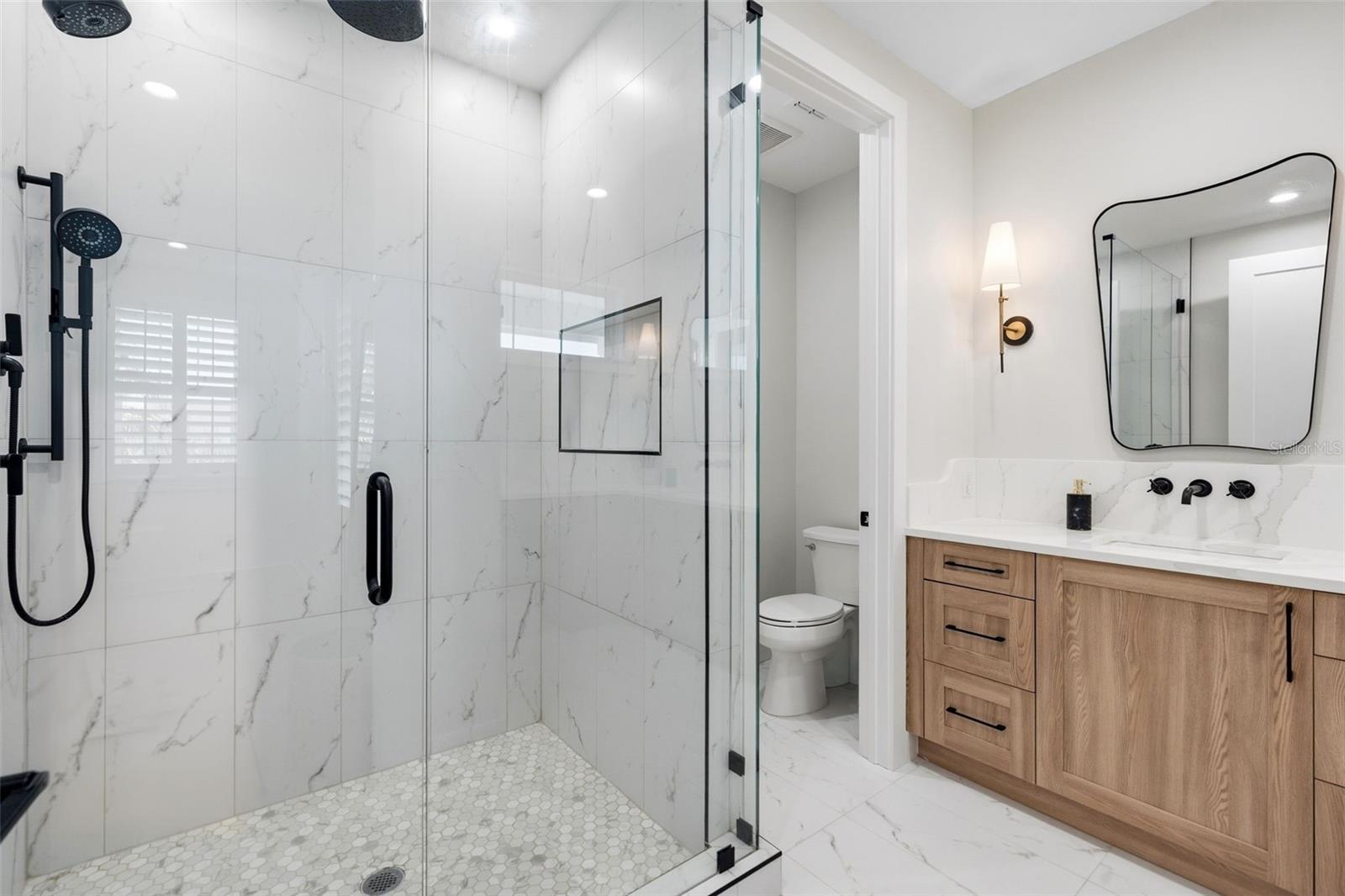 Listing photo id 5 for 1811 Bayou Grande Boulevard Ne