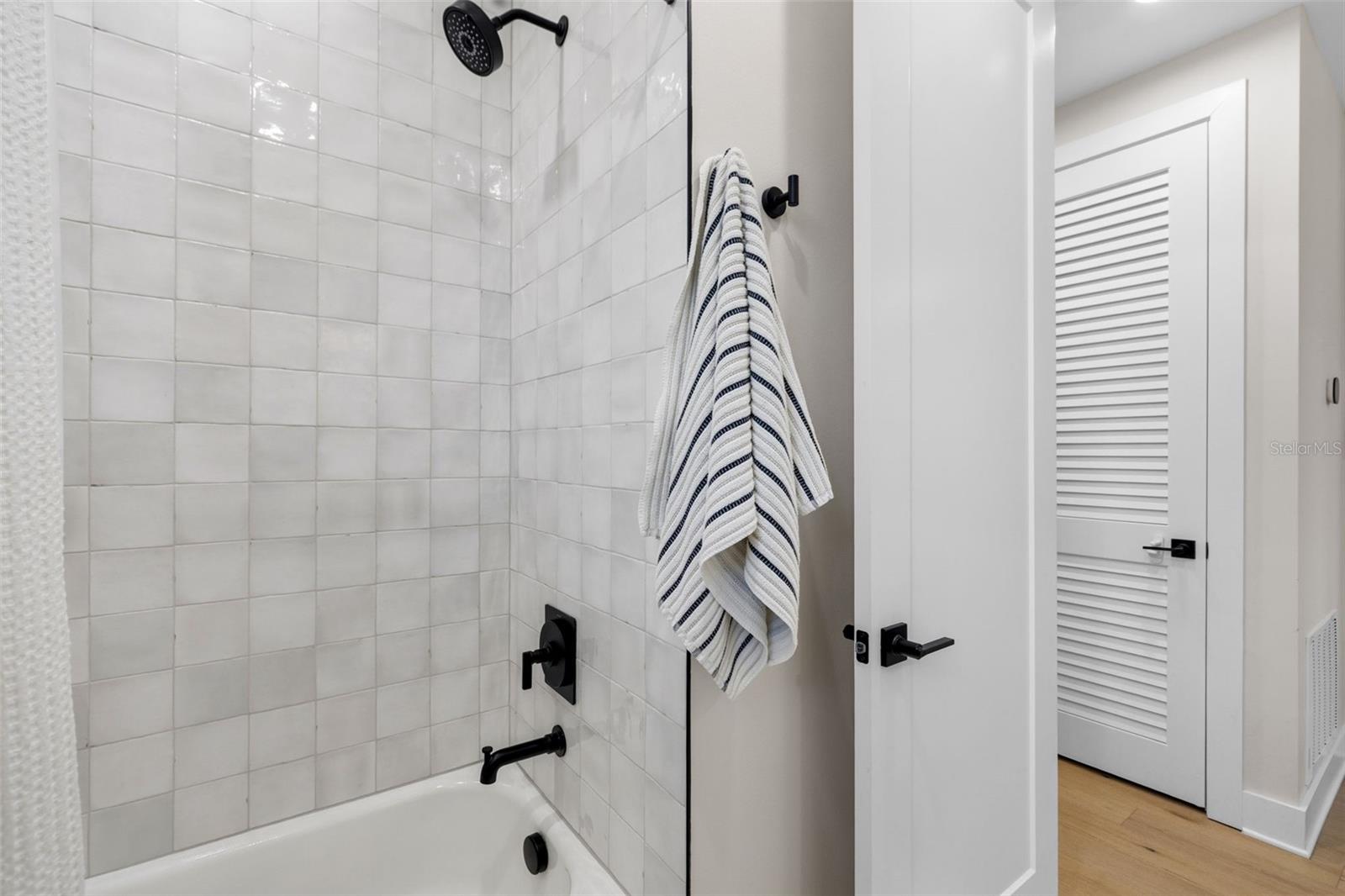 Listing photo id 75 for 1811 Bayou Grande Boulevard Ne