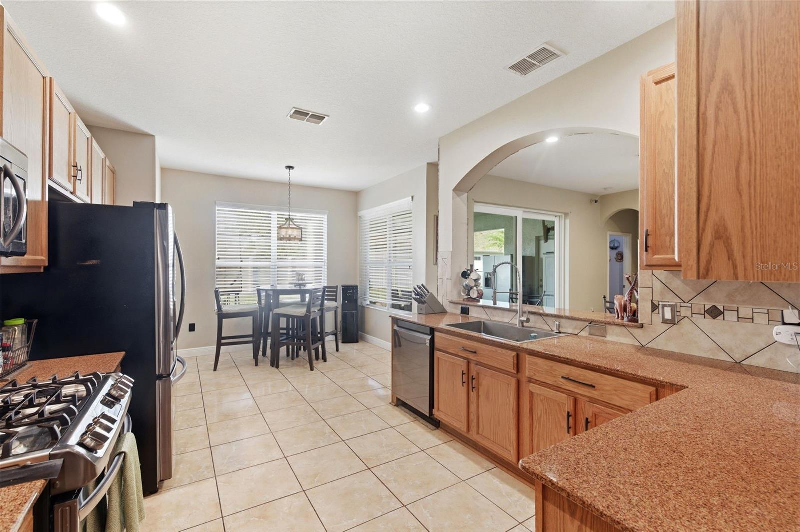 Listing photo id 11 for 8131 Lucidul Court