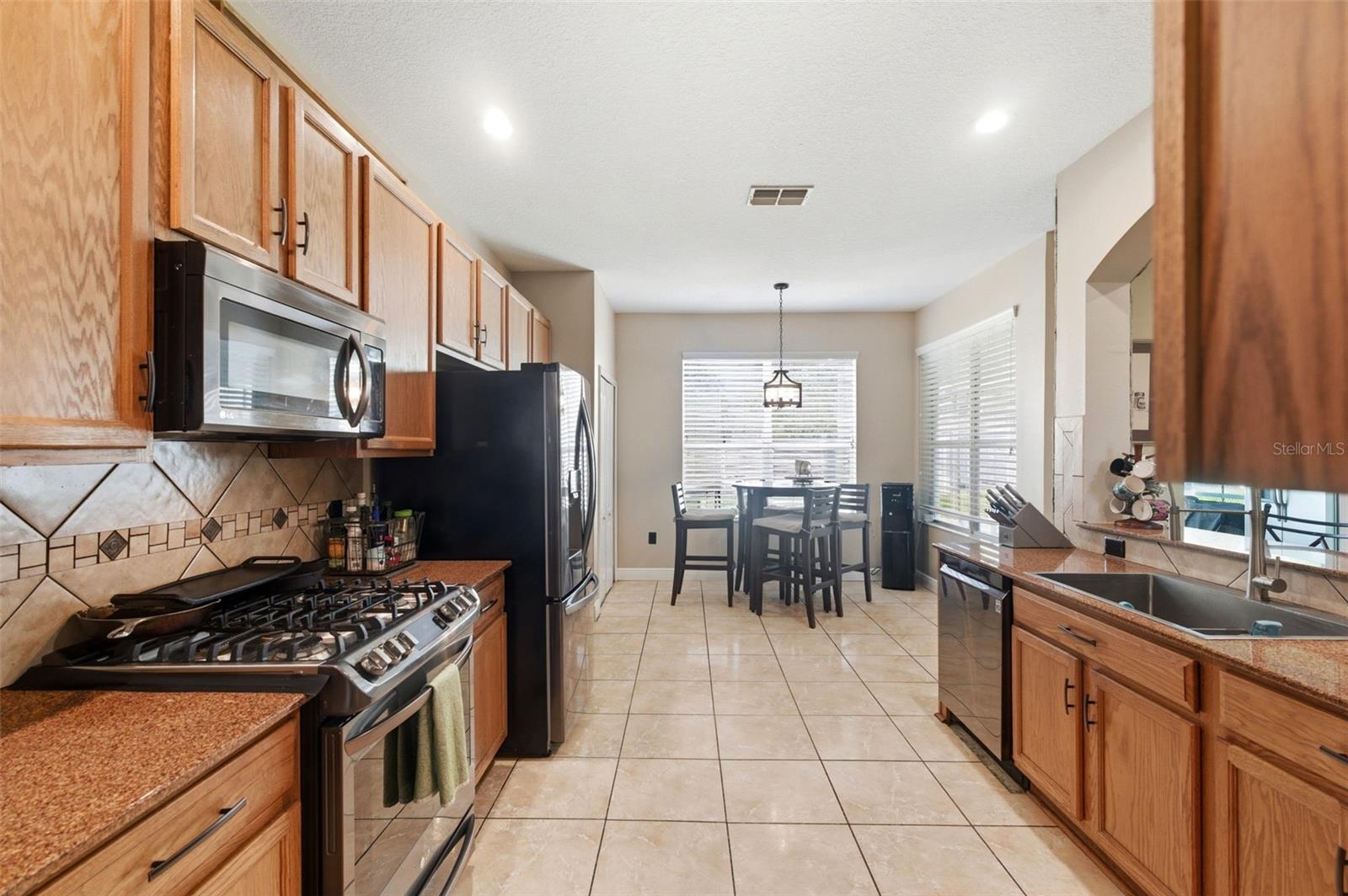 Listing photo id 12 for 8131 Lucidul Court