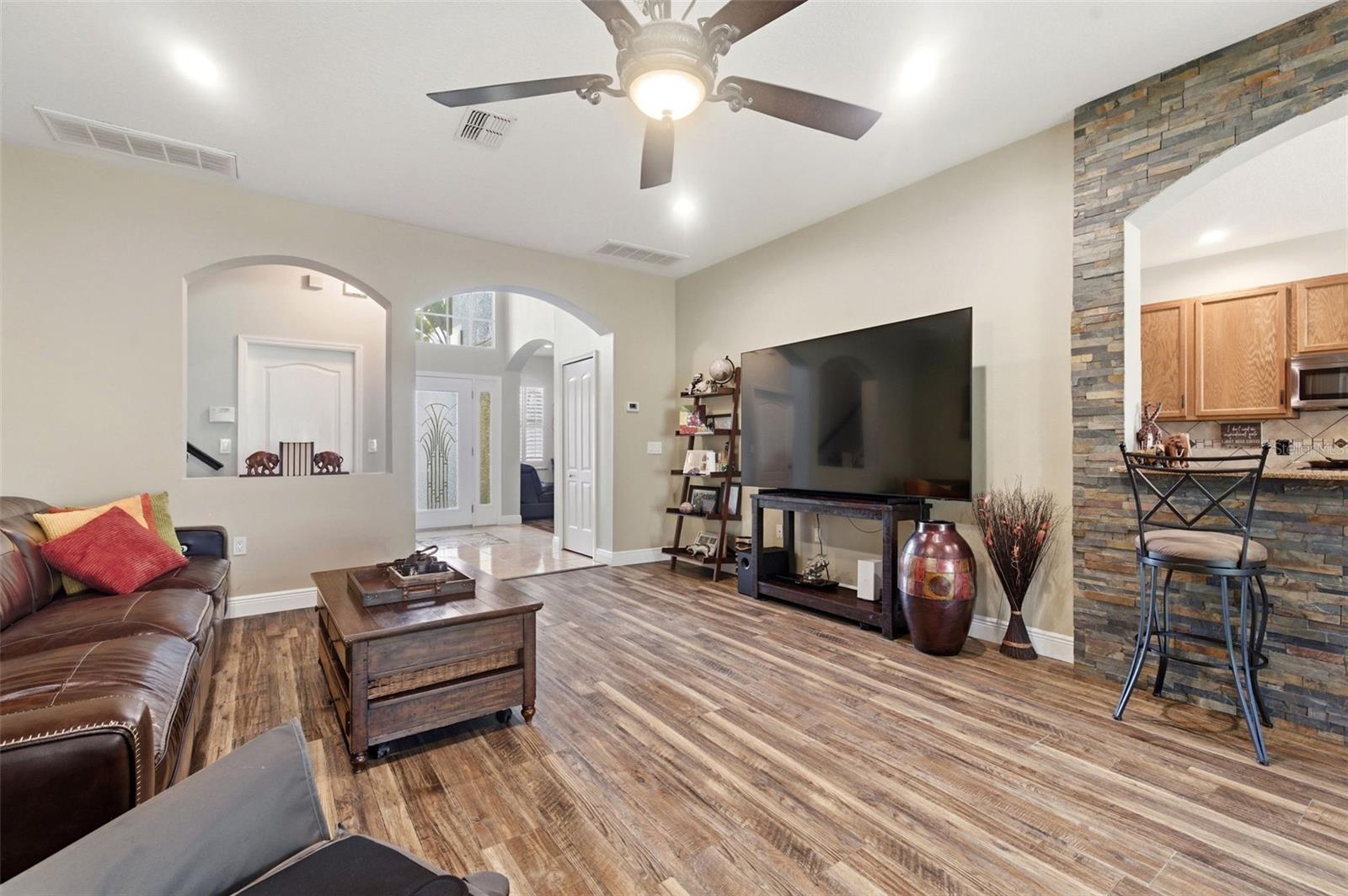 Listing photo id 24 for 8131 Lucidul Court