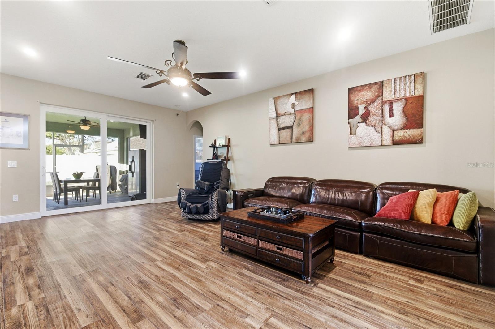 Listing photo id 25 for 8131 Lucidul Court